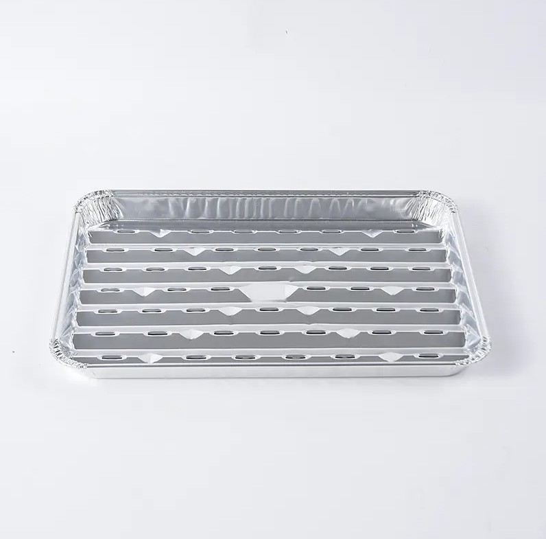 Hoe goed is de warmte-isolatie en het conserveringsvermogen van een rechthoekige, gerimpelde voedselcontainer van aluminiumfolie, en in welke situaties is dit bijzonder gunstig voor de voedselbezorging?