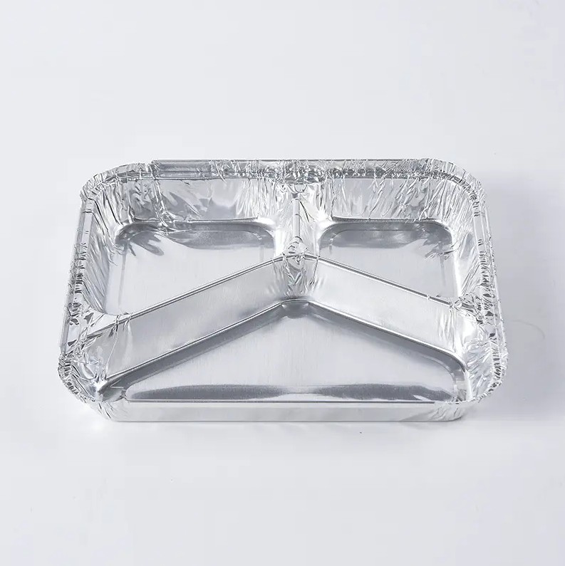 In welke aspecten vertoont de gevormde, gerimpelde voedselcontainer van aluminiumfolie een sterkere stijfheid?